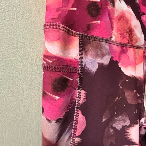 Old Navy Capris - Picture 2 of 2